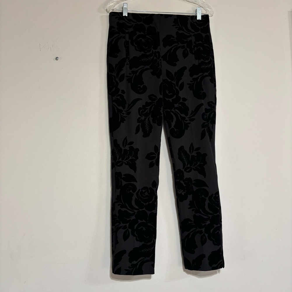 Chicos Size 0 Juliet
Flocked Floral Ankle Pants
Black NWT - Picture 2 of 5